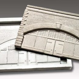 5013 - Silicone mold "Bilk - Bahn über Bahn" retaining wall/vaulted arch with shop facade, 140 x 96 mm