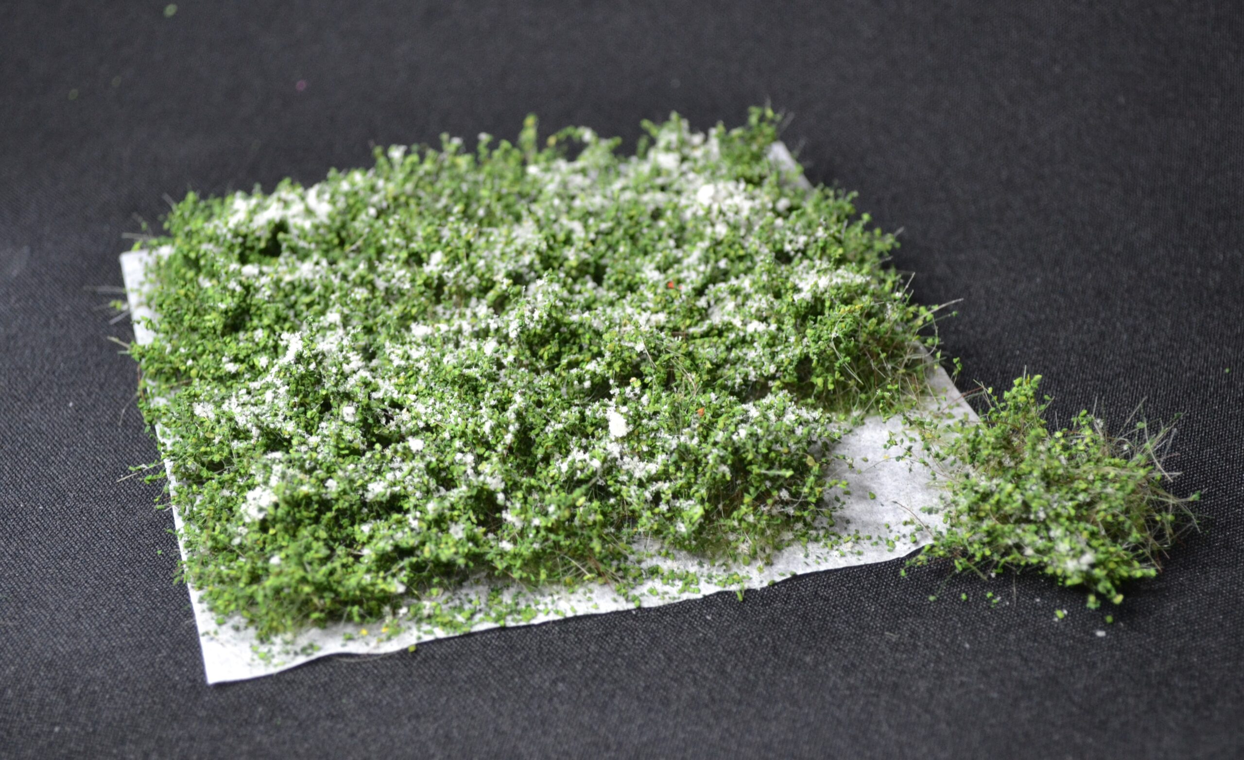 GMS Bush Tuft White | gmbtwh